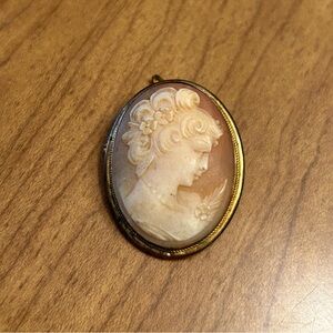 Antique Cameo Pin/Pendant